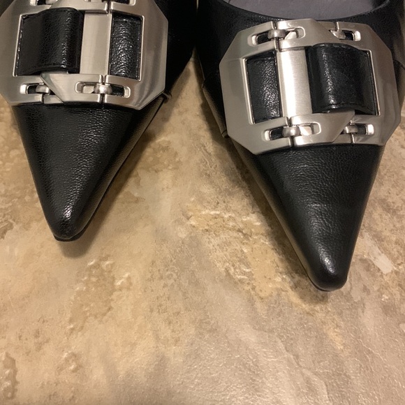Vintage Nine West Black Heel with Silver Buckle Detailing. - Picture 2 of 8